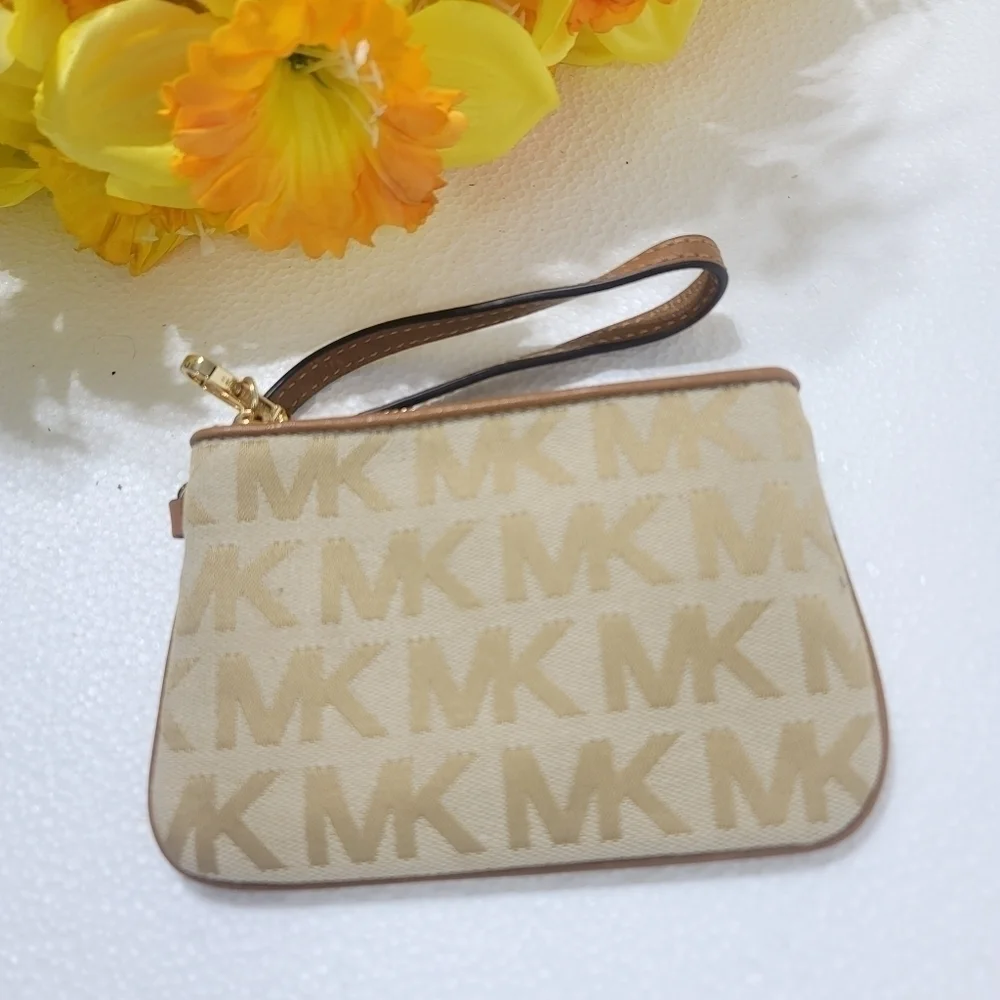 MICHAEL KORS WOMEN WRISTLET WALLET TAN/BROWN